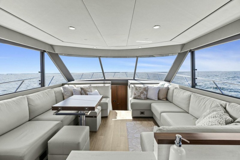 Maritimo M600 Black Edition Good Decisions