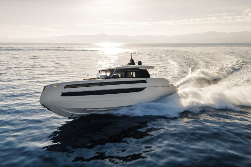 Invictus ST550