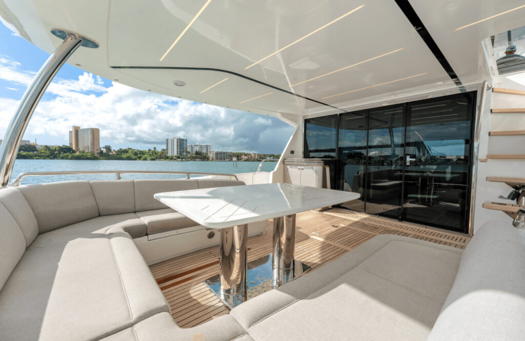 Galeon 800 Fly Yacht