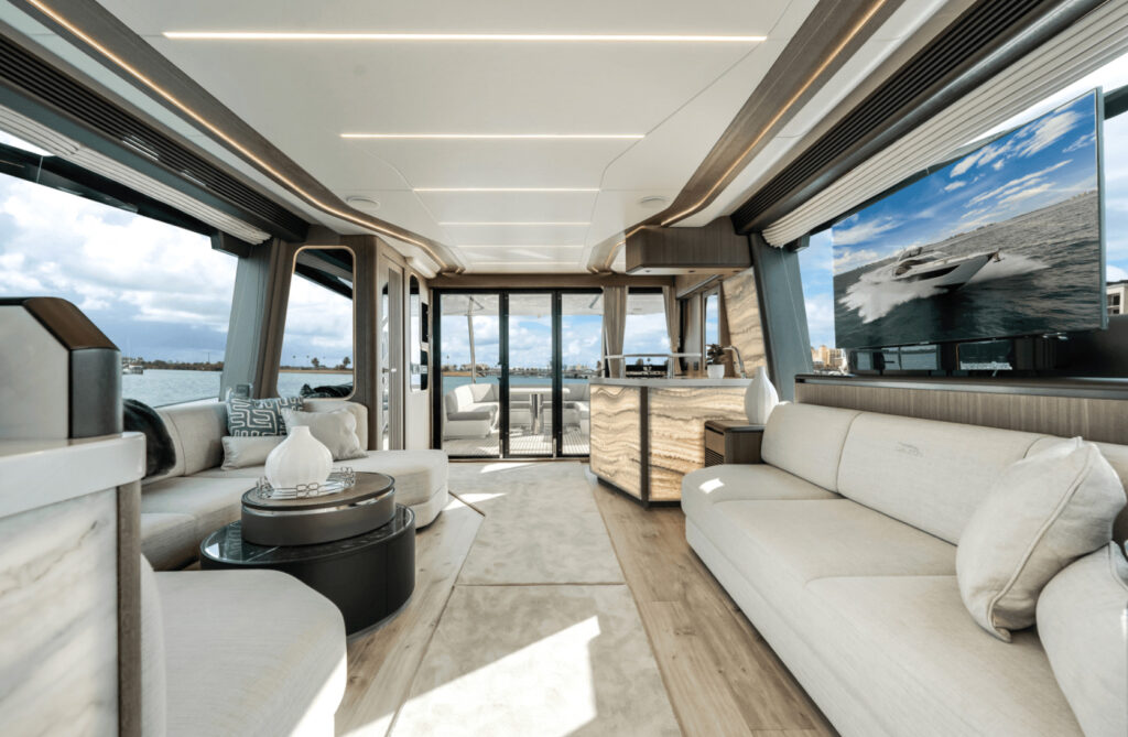 Galeon 800 Fly Yacht