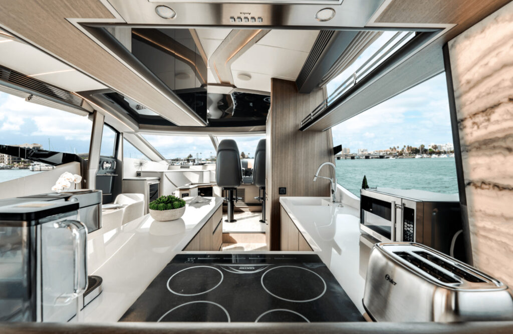 Galeon 800 Fly Yacht