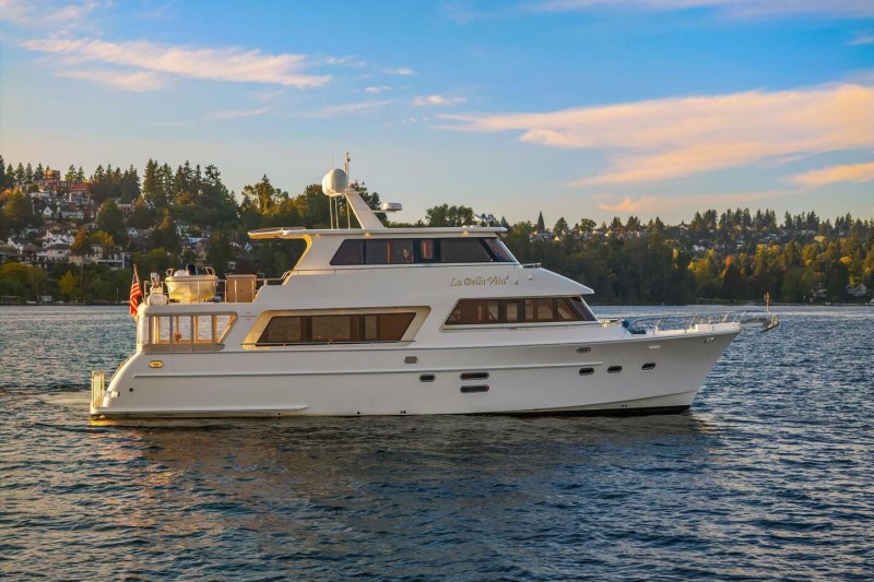 Hampton-Yachts-720-La-Bella-Vita-II-1 Hampton Yachts 720 LRC Skylounge La Bella Vita II