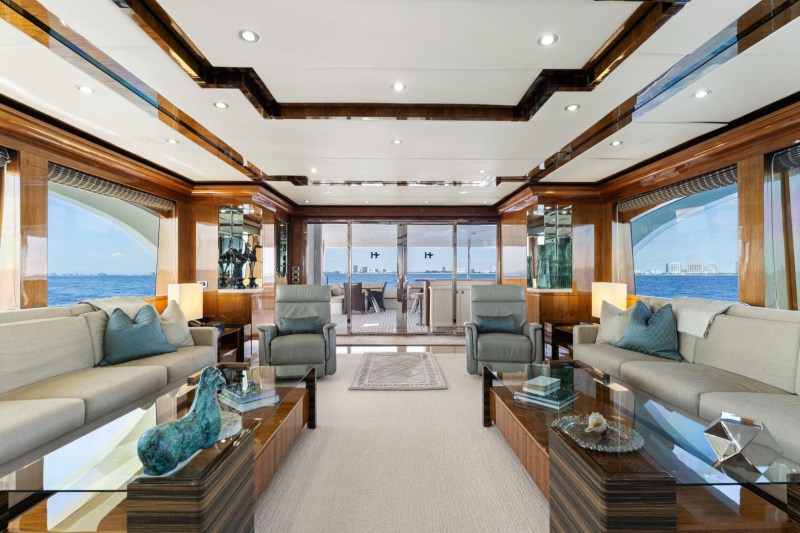 Hargrave 125 Raised Pilothouse Mesmerize