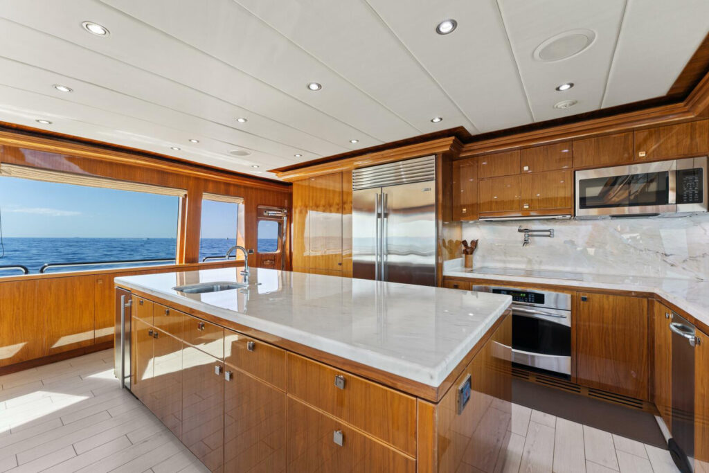 Hargrave 125 Raised Pilothouse Mesmerize
