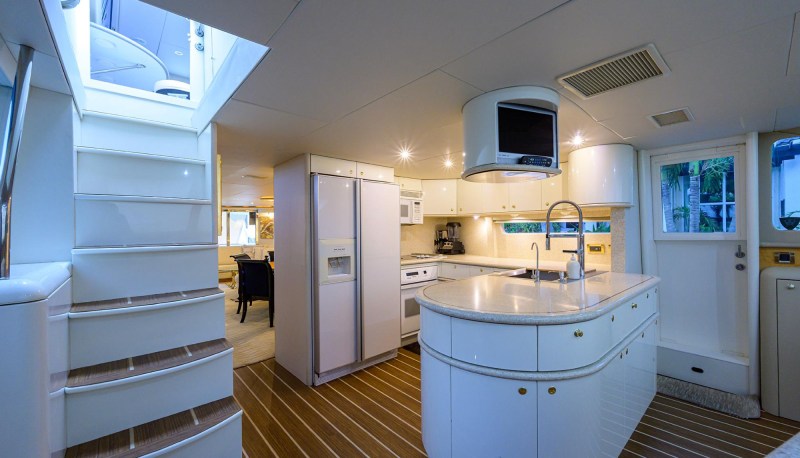 Lazzara 80 Skybridge Lost Texan