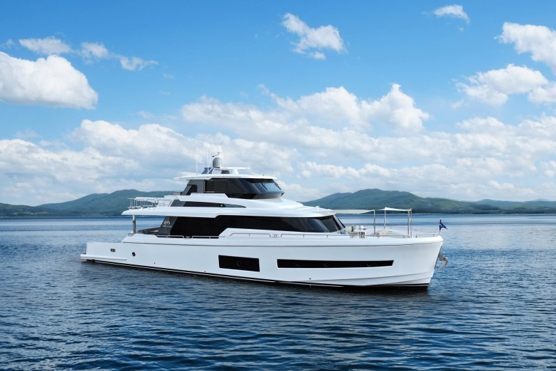 Horizon Yachts V77s
