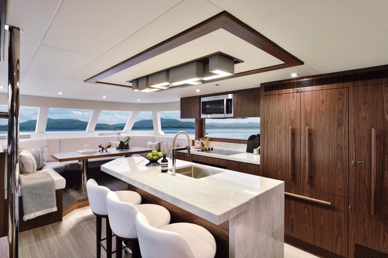 Horizon Yachts V77s