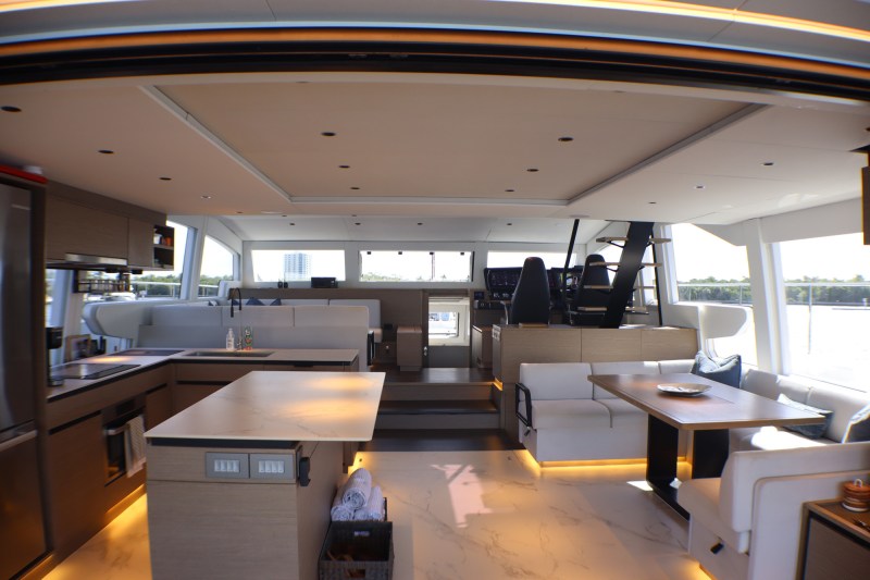 Xquisite Yachts 60 Solar