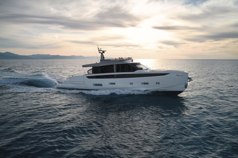 Azimut-Seadeck-7-_Running-1 Azimut Seadeck 7
