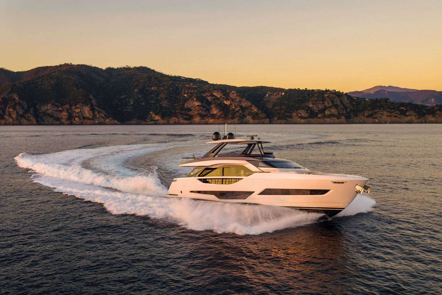 Ferretti 800