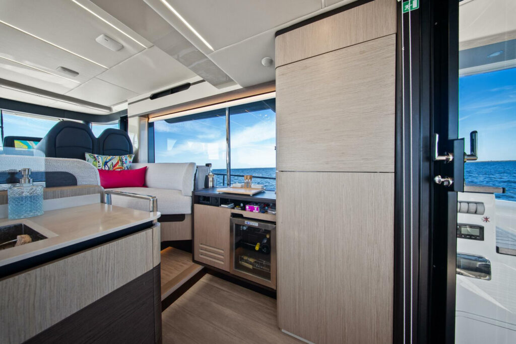 Absolute 48 Navetta T’nT’ IV