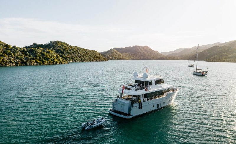 Bering Yacht