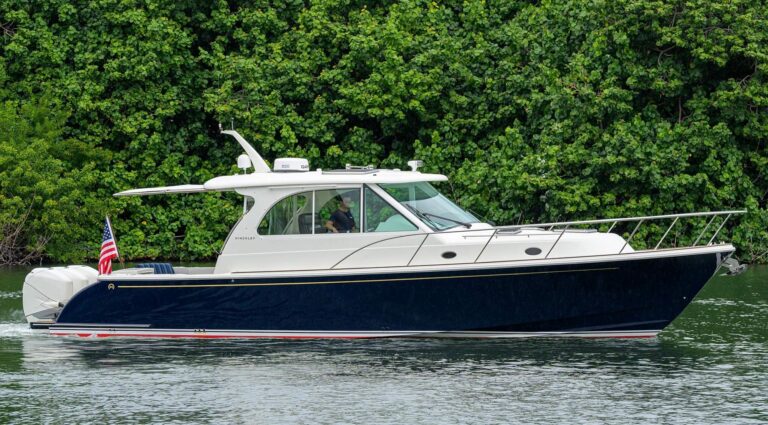 Hinckley Sport Boat 40X Renie Vee