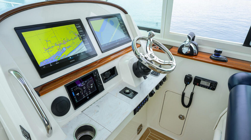 Hinckley Sport Boat 40X Renie Vee