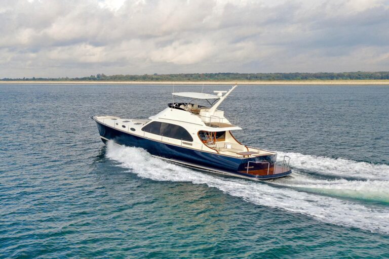 Palm Beach Motor Yachts PB65 Independence