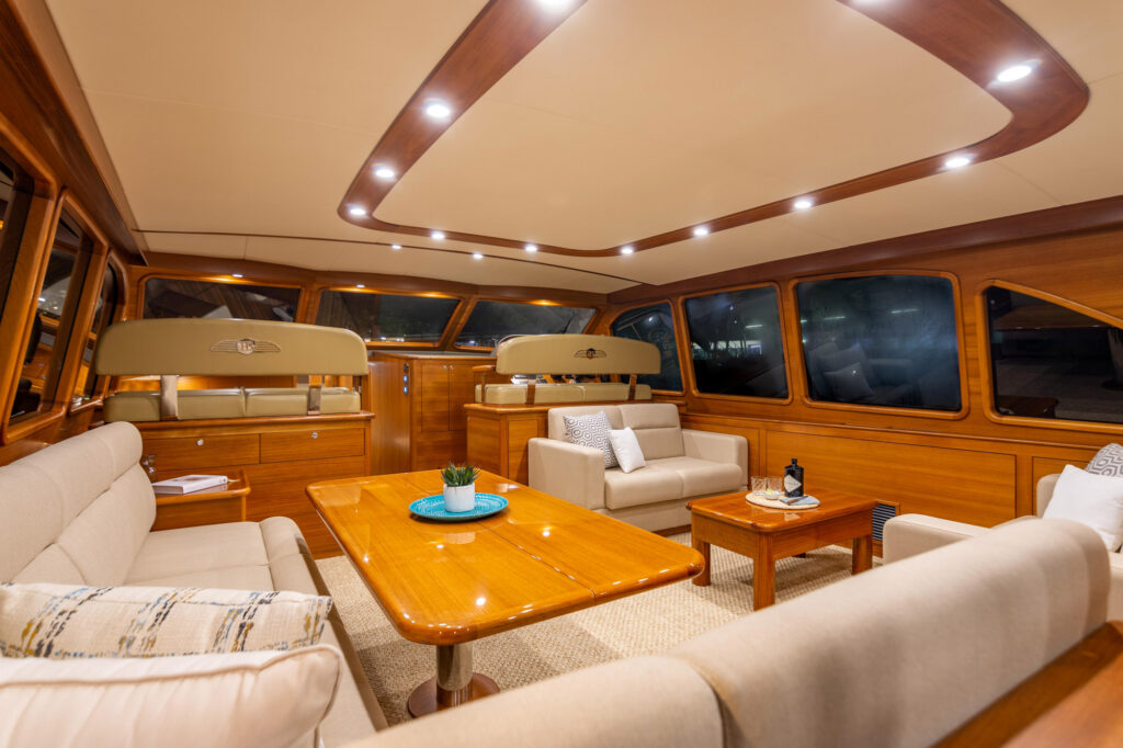 Palm Beach Motor Yachts PB65 Independence