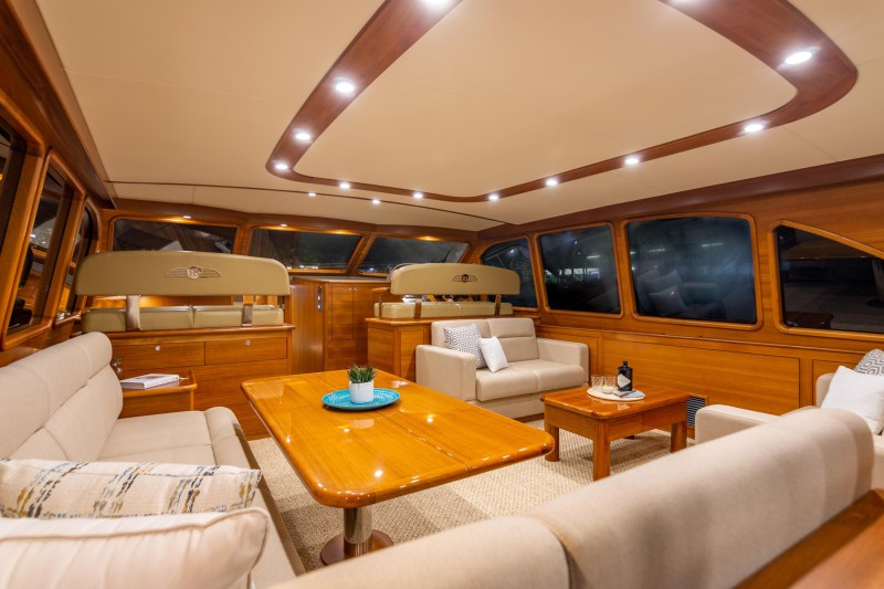 Palm Beach Motor Yachts PB65 Independence