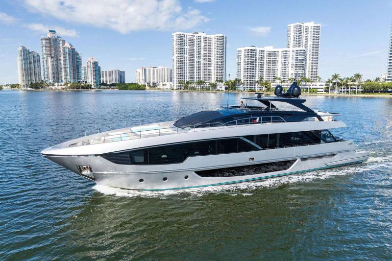 Riva-102-Corsaro-Super-Beso-1 Riva 102 Corsaro Super Beso