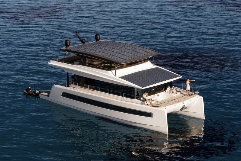 VisionF-65-Hybrid-1 VisionF 65 Hybrid Power Cat