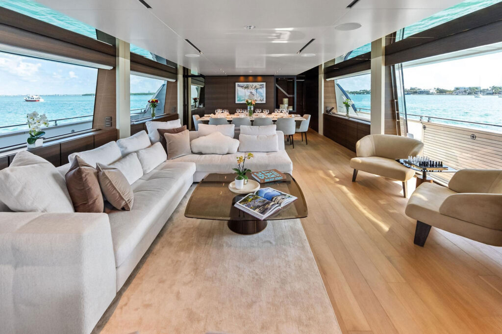 Custom Line Navetta 33 Lumpasaurus