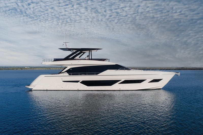 Ferretti Yachts 720