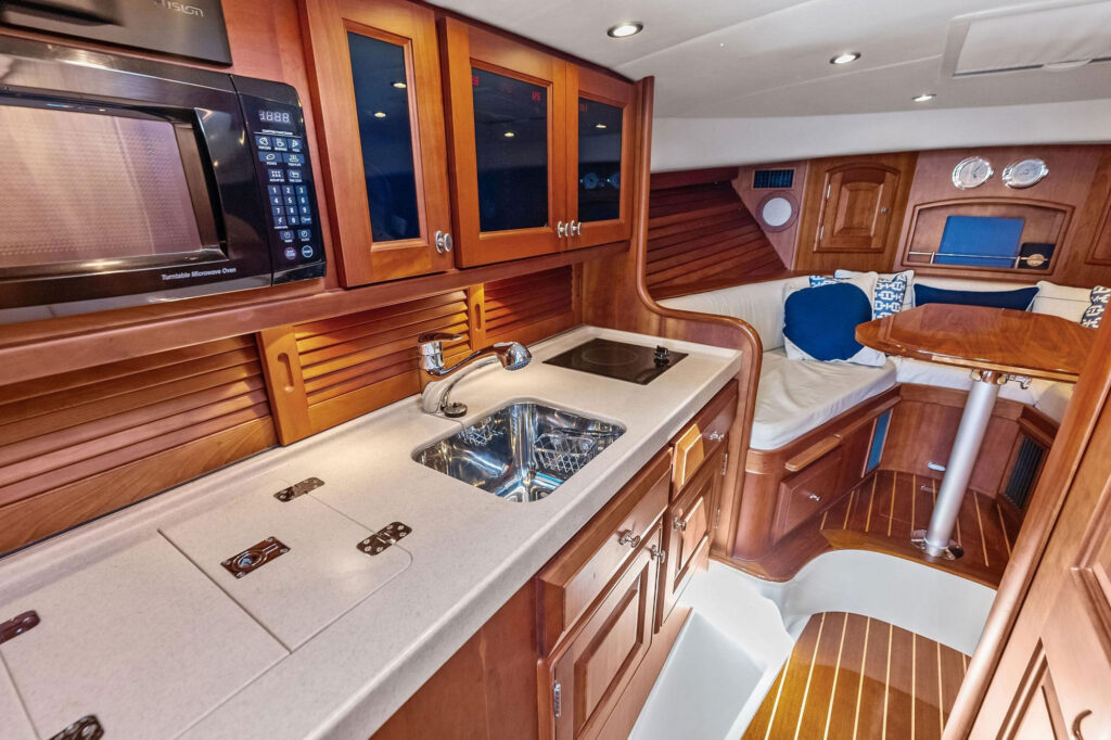 Hinckley Talaria 38R Rascal