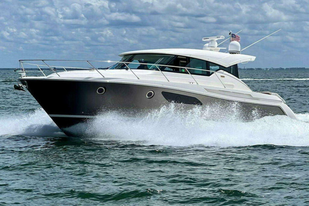 Tiara Yachts C44 Coupe No Agenda