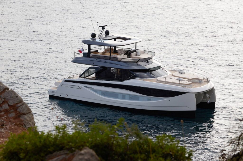 Prestige Yachts M7