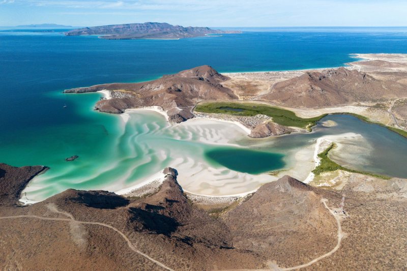 AdobeStock_1506265976 Jacques Cousteau dubbed this region “the world’s aquarium” because of the diversity of marine life.