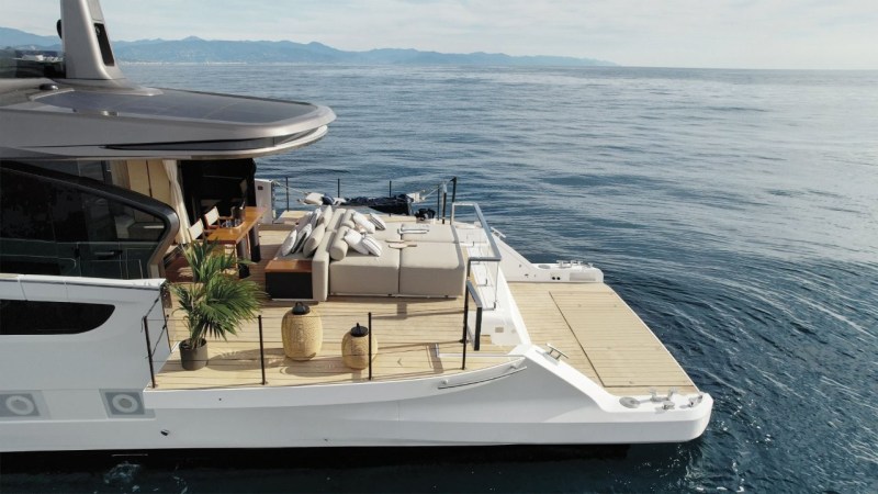 Azimut Seadeck