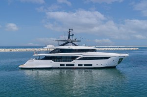 Custom Line Navetta 35