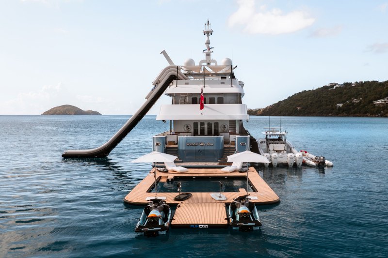 Holdin’ My Own charter yacht