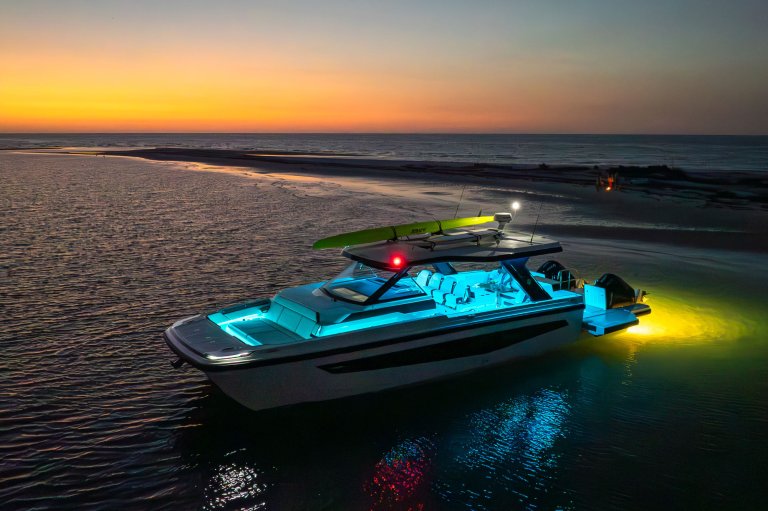 A45S-Exterior-Idle-AQUILA45SPORT-40 Aquila 45 Sport