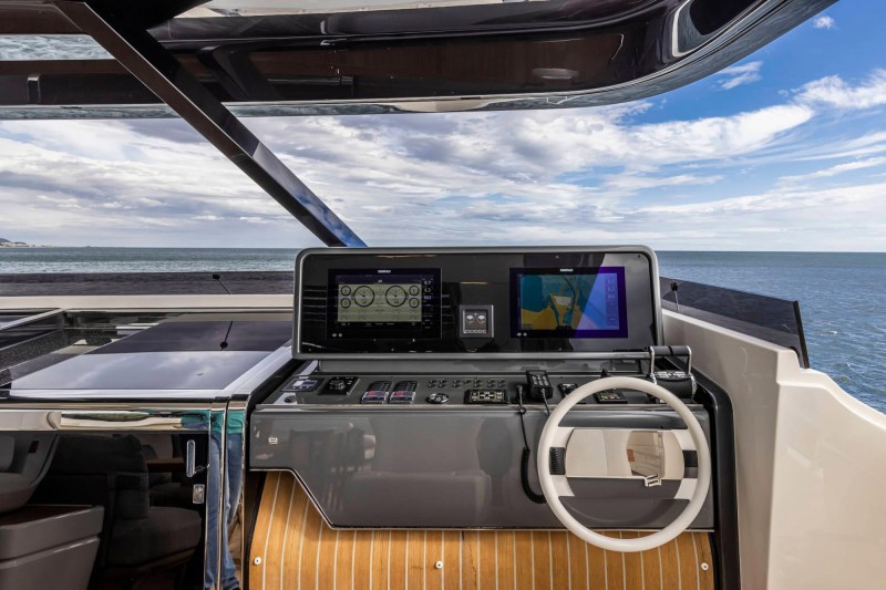Ferretti 1000 Danima