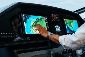 Simrad NSO 4 multifunction display