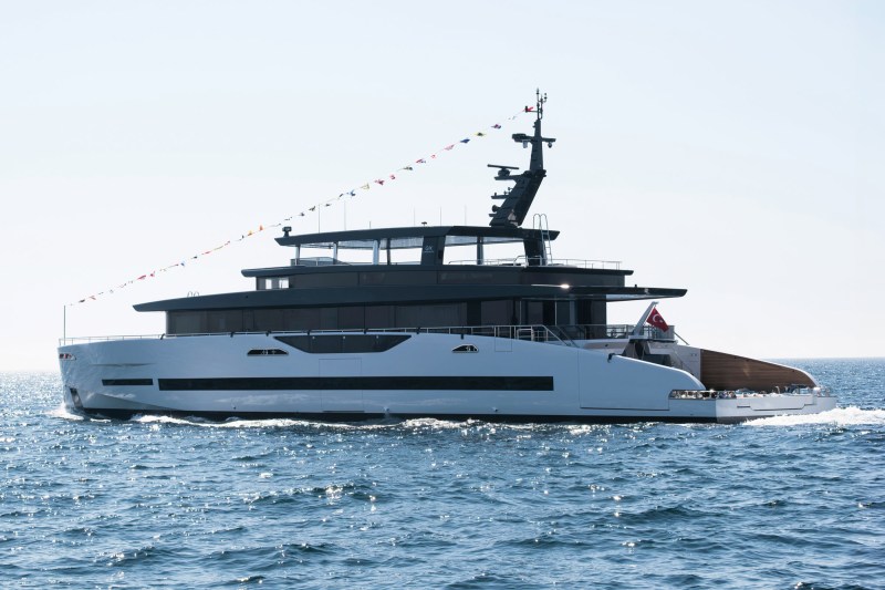 GX Superyachts GX42