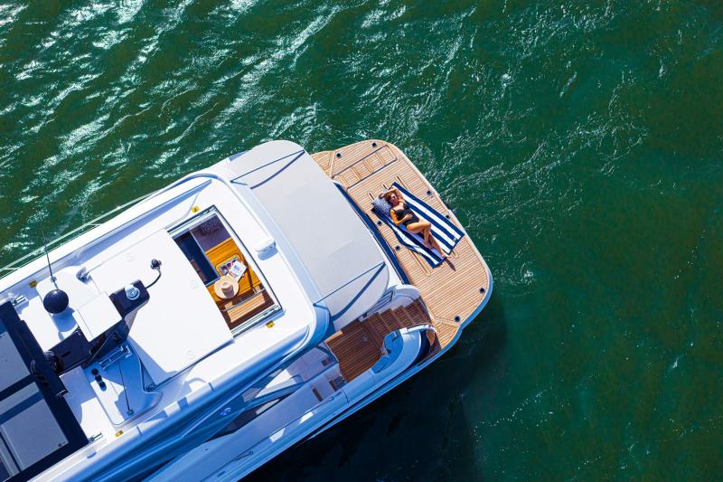 Riviera 5600 Sport Yacht Platinum Edition