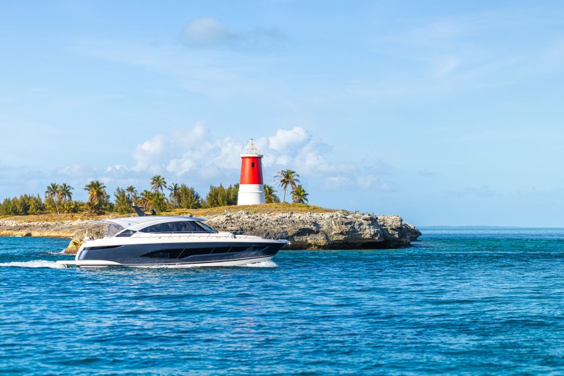 Riviera 5600 Sport Yacht Platinum Edition