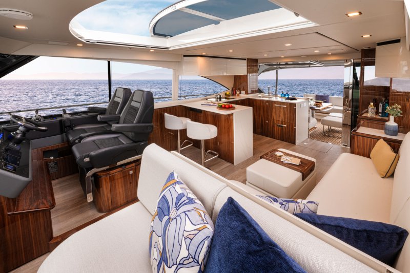 Riviera 5600 Sport Yacht Platinum Edition