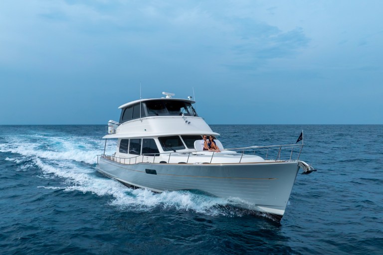Grand-Banks-GB65-Skylounge-1 Grand Banks GB65 Skylounge