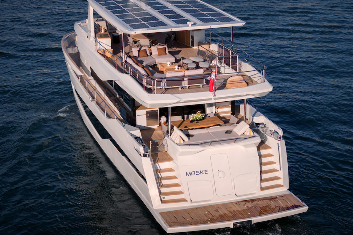 Numarine 27XP explorer yacht