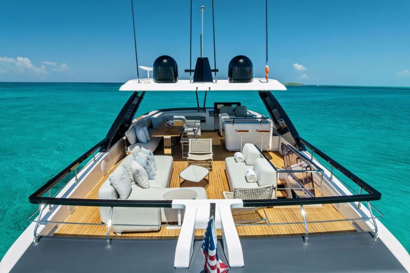 Ferretti Yachts 860 5 Palms
