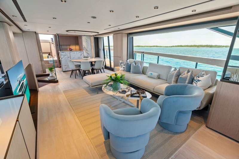 Ferretti Yachts 860 5 Palms