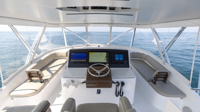 Hatteras GT65 On the DL