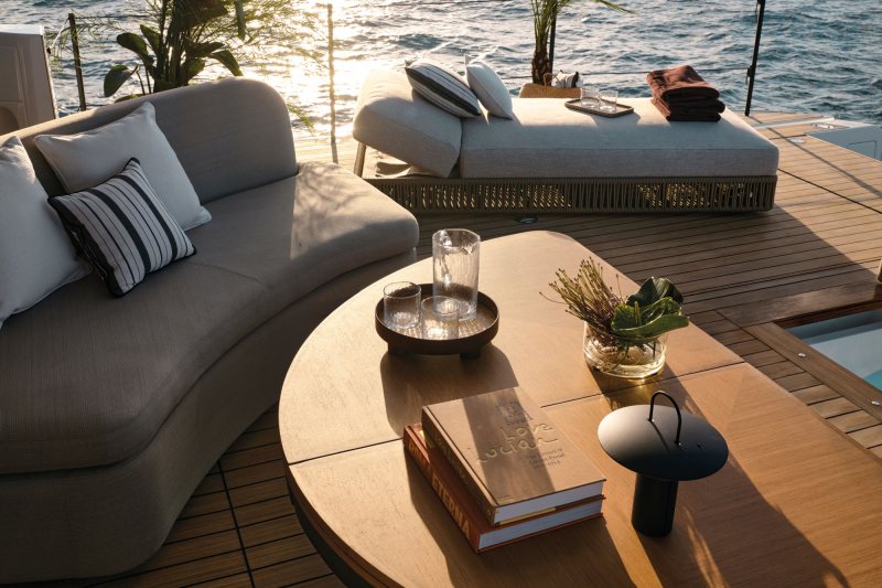 Azimut Seadeck 9