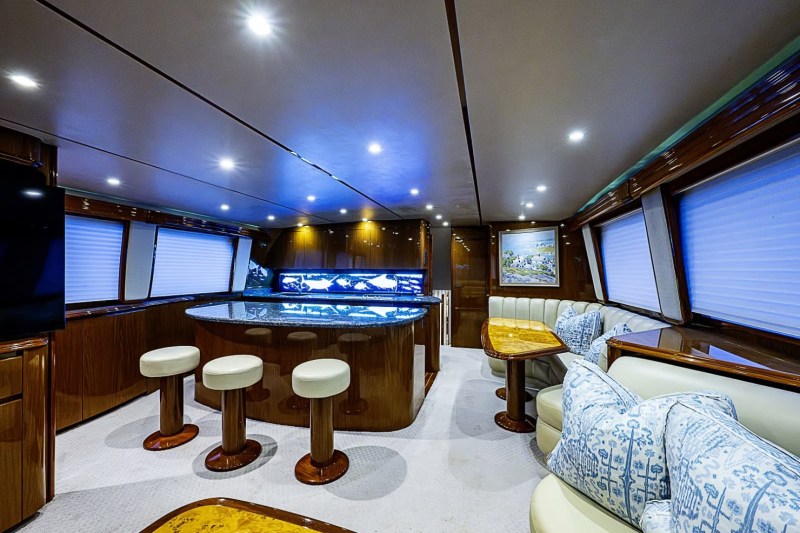Viking 76 Enclosed Bridge Teuseas